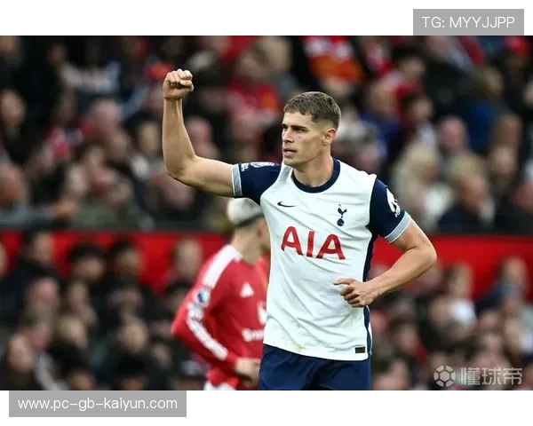 范德芬长途奔袭世界波精彩绝伦 帕利尼亚神助攻值得更多赞誉 范德芬长途奔袭世界波精彩绝伦 帕利尼亚神助攻值得更多赞誉