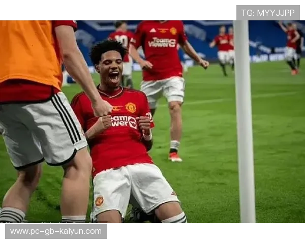 曼联锁定22岁英超天才中场 跟队记者透露他是引援首要目标 曼联锁定22岁英超天才中场 跟队记者透露他是引援首要目标