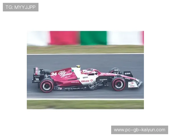 赛车赛道惊现蛇形超车,解说“从没见过这种操作” 赛车赛道惊现蛇形超车,解说“从没见过这种操作”