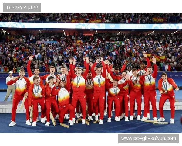 世界杯抽签公布后,葡萄牙被视为最可能轻松晋级的小组成员之一——从数据到情感的全景解读 世界杯抽签公布后,葡萄牙被视为最可能轻松晋级的小组成员之一——从数据到情感的全景解读