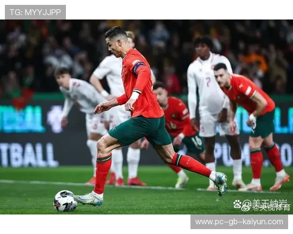 C罗门前二次蹲点补射形成决定性局面,葡萄牙稳住胜果 C罗门前二次蹲点补射形成决定性局面,葡萄牙稳住胜果