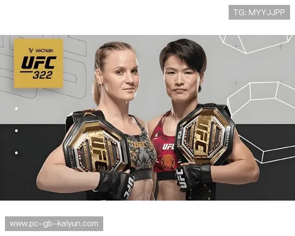 UFC女子组断头技惊呆全场：巾帼英雄的极限瞬间