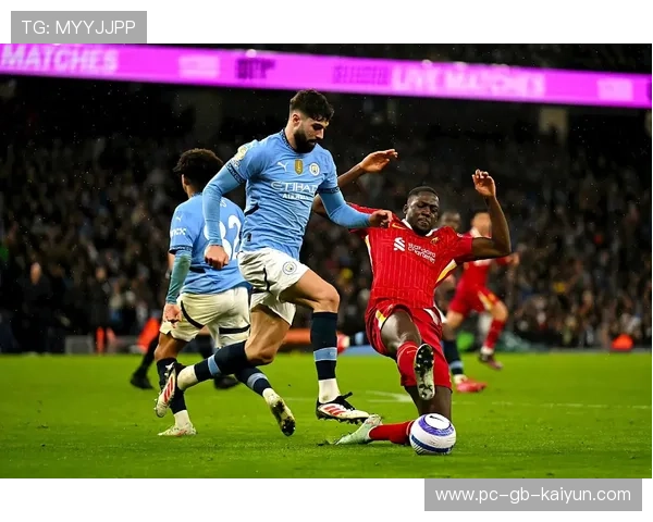 利物浦索博斯洛伊禁区爆射皮球直挂上角：技术与速度的完美结合