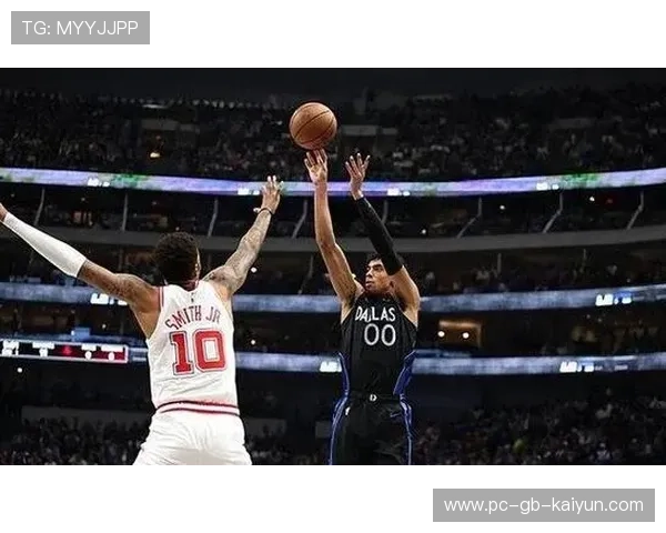 独行侠后场突破制造连续犯规机会