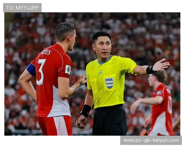 粉丝冲进球场亲吻球星！安保没拦住