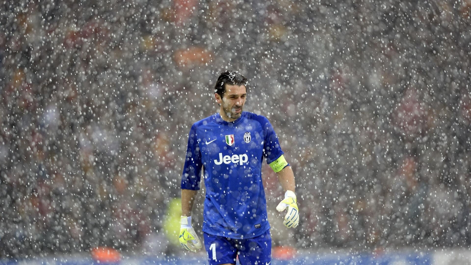 中超官方公布月度最佳球员，武磊五场七球绩效超高，武磊中超射手榜第一